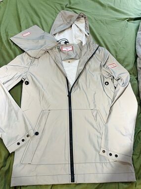 Silver Hunter Hooded Raincoat with Black Zip